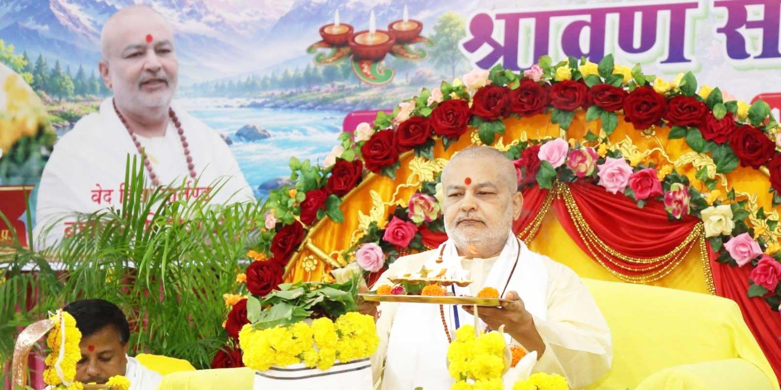 Ved Vidya Martand Brahmachari Girish Ji has performed Maharudrabhishek on fourth Shravan Somvar with 121 Maharishi Vedic Pundits and Acharyas with the sankalpa of wellbeing of all dear members of our world family. Heavy rain started with Abhishek and ended on completion. Good oman. Jai Guru Dev, Jai Maharishi, Jai Shiv Shankar Ji.