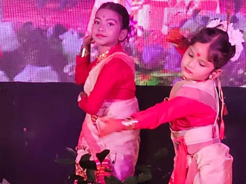 These very little but perfect Bihu dancer Angels perform so well, like perfect matured Bihu performers. Congratulations to these artists and pray Shri Gurudev and Maharishi ji to bless them for evolutionay growth in their life.