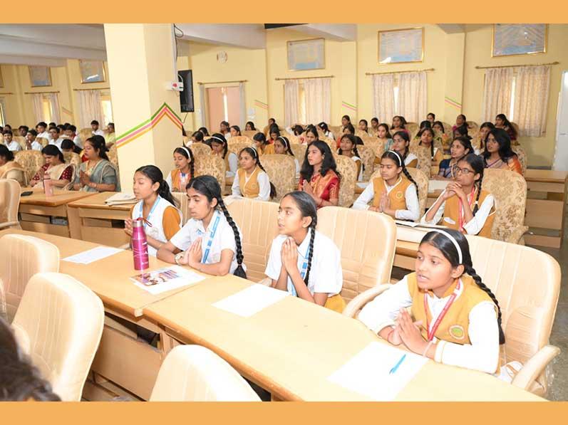 Students must strive for an ideal life: Brahmachari Girish Ji. The 10-day Maharishi Vedic Life Training Program completed on 29 May 2026  at the Maharishi Centre for Educational Excellence auditorium in Bhopal. 