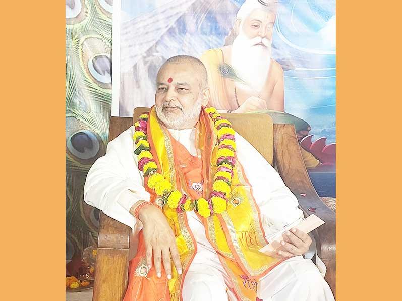 Brahmachari Girish Ji has visited with Shri Ramdev Dube and Shri Ashok Arora Sanatan Sanskar Dham, Anand Vatika, Vrindavan to attend Shrimadbhagwat Katha session being done by Dr. Acharya Shri Ramvilas Chaturvedi Ji Maharaj. Brahmachari Ji has honoured Acharya Ji.