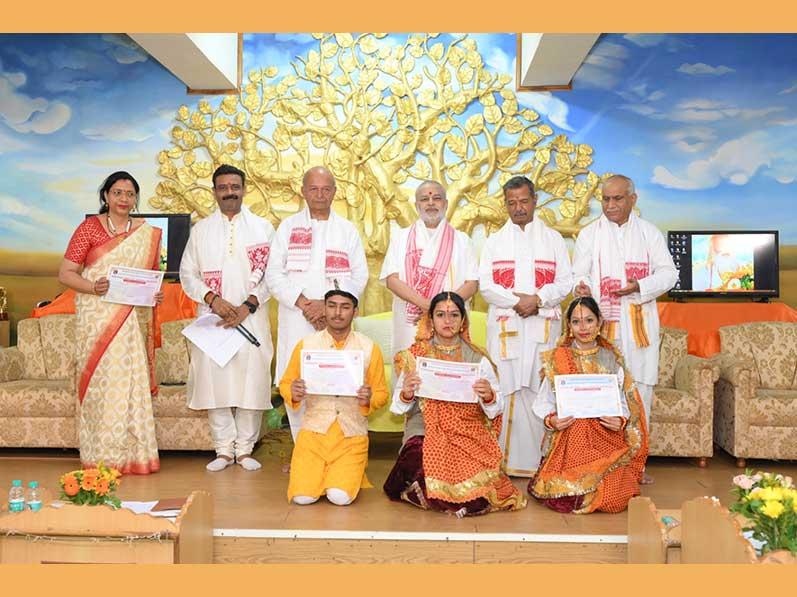 Students must strive for an ideal life: Brahmachari Girish Ji. The 10-day Maharishi Vedic Life Training Program completed on 29 May 2026  at the Maharishi Centre for Educational Excellence auditorium in Bhopal. 