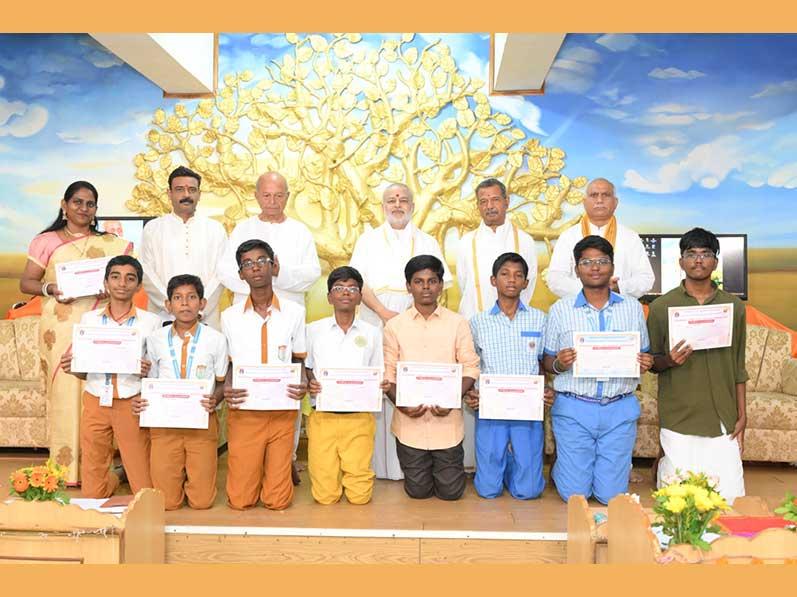 Students must strive for an ideal life: Brahmachari Girish Ji. The 10-day Maharishi Vedic Life Training Program completed on 29 May 2026  at the Maharishi Centre for Educational Excellence auditorium in Bhopal. 