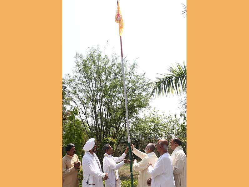 Addressing the audience present at the Foundation Day Celebration of Sahasrashirsha Purusha Mandal, a unit of Maharishi World Peace Movement and Akshaya Tritiya festival held at Maharishi Mangalam Bhavan in Bhopal, Ved Vidya Martand Brahmachari Girish ji, the Chairman of Maharishi Educational Institutions Group said that Today, whatever Sankalpa-resolution is adopted on this pious day of Akshaya Tritiya, it is fulfilled.