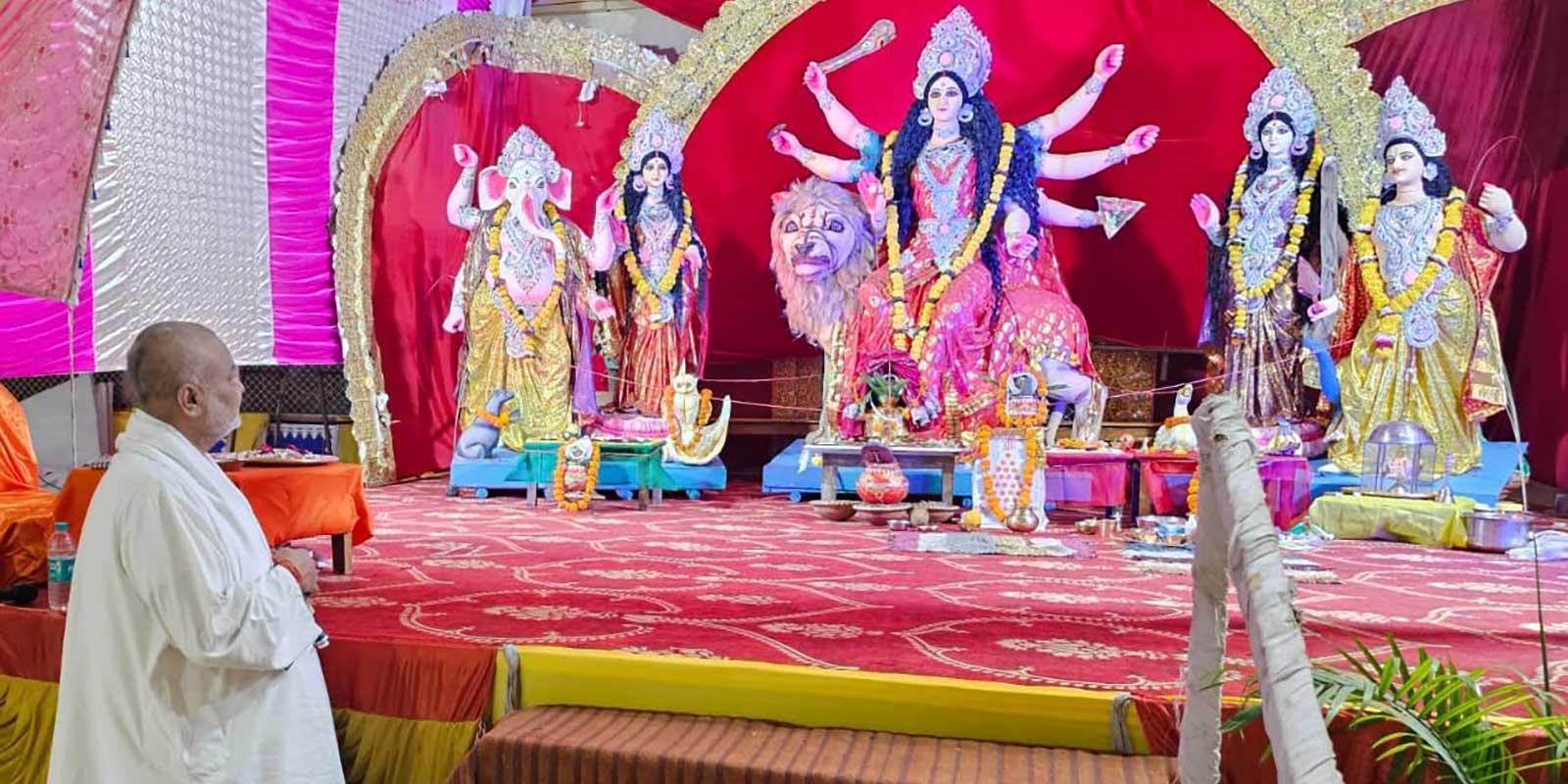 Maharishi Organisations are celebrating Sharadiya Navratri with great devotion across India. 121 Maharishi Vedic scholars organized the Sahasra Chandi Maha Yagya at the Maharishi Ved Vigyan Vidyapeeth campus in Bhopal.