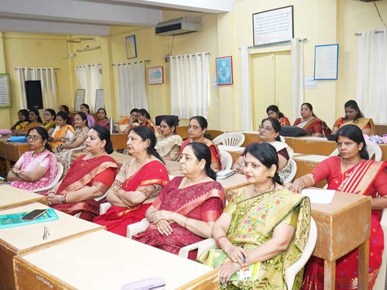 Maharishi Center for Educational Excellence Barsiya Marg Bhopal completed nationwide teacher training program on Education based on Maharishi Consciousness and CBSE teacher training program.