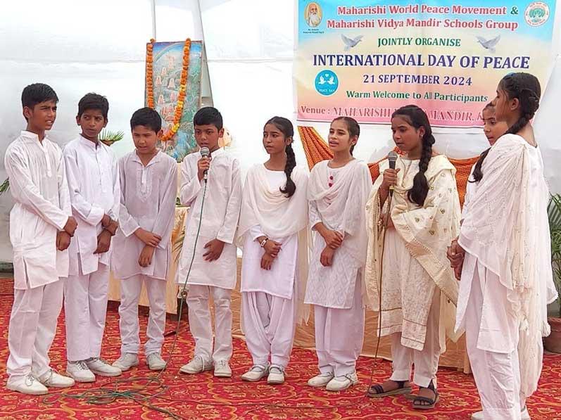 Students MVM Khatima presenting group song on
the occasion of International Day of Peace held on 21
September 2024.