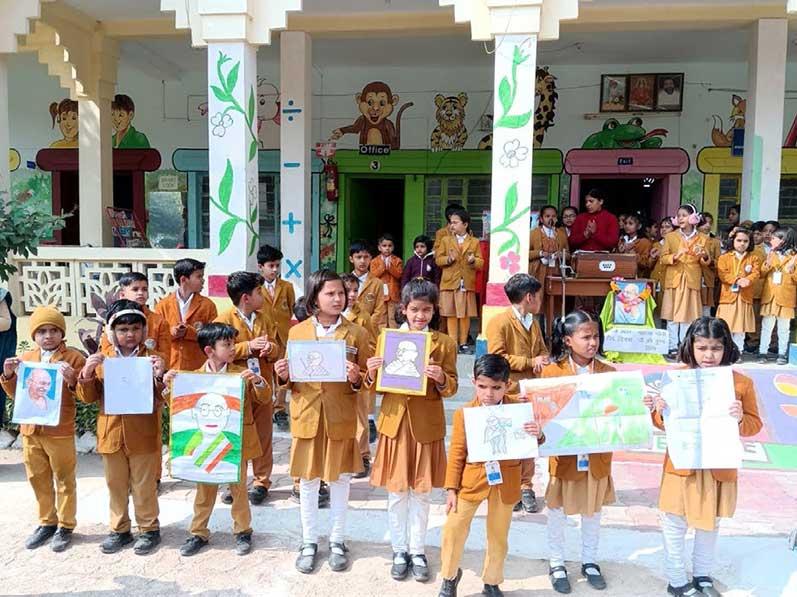 Students of Maharishi Vidya Mandir, Deri Road, Chhatarpur
during Gandhi Jayanti celebration.