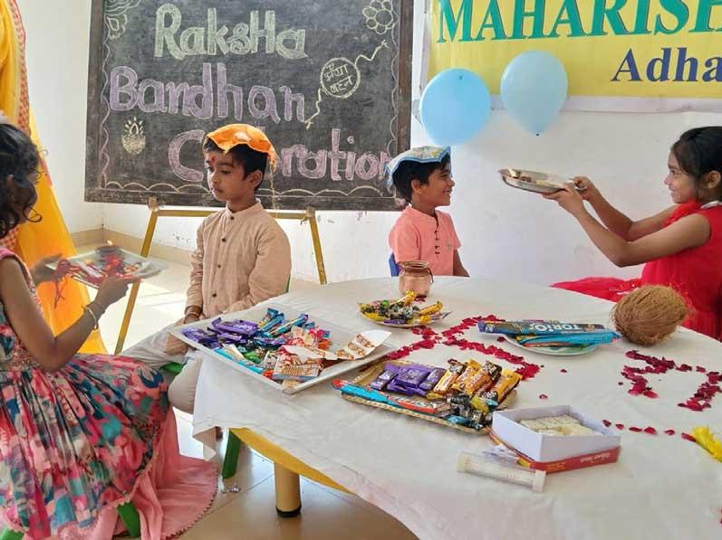 Students of MVM Jabalpur-III during Raksha Bandhan
celebration in school campus.