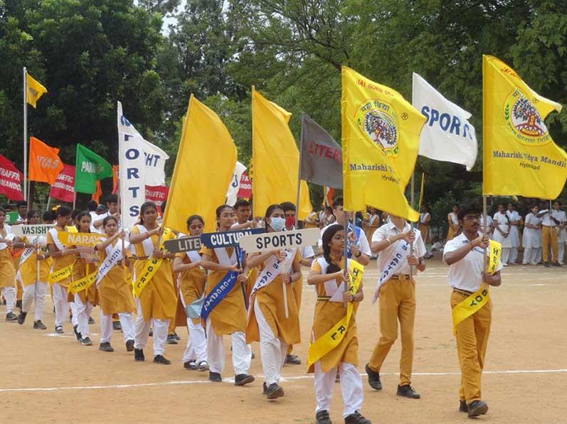 March past by students of MVM Hyderabad during investiture
ceremony.