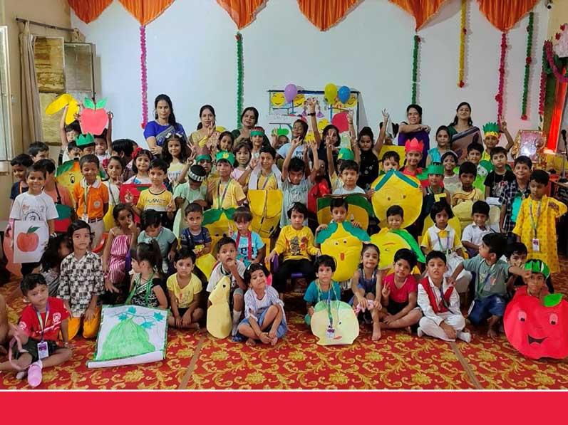 Tiny Tots of MVM Bareilly celebrated the Mango Day.